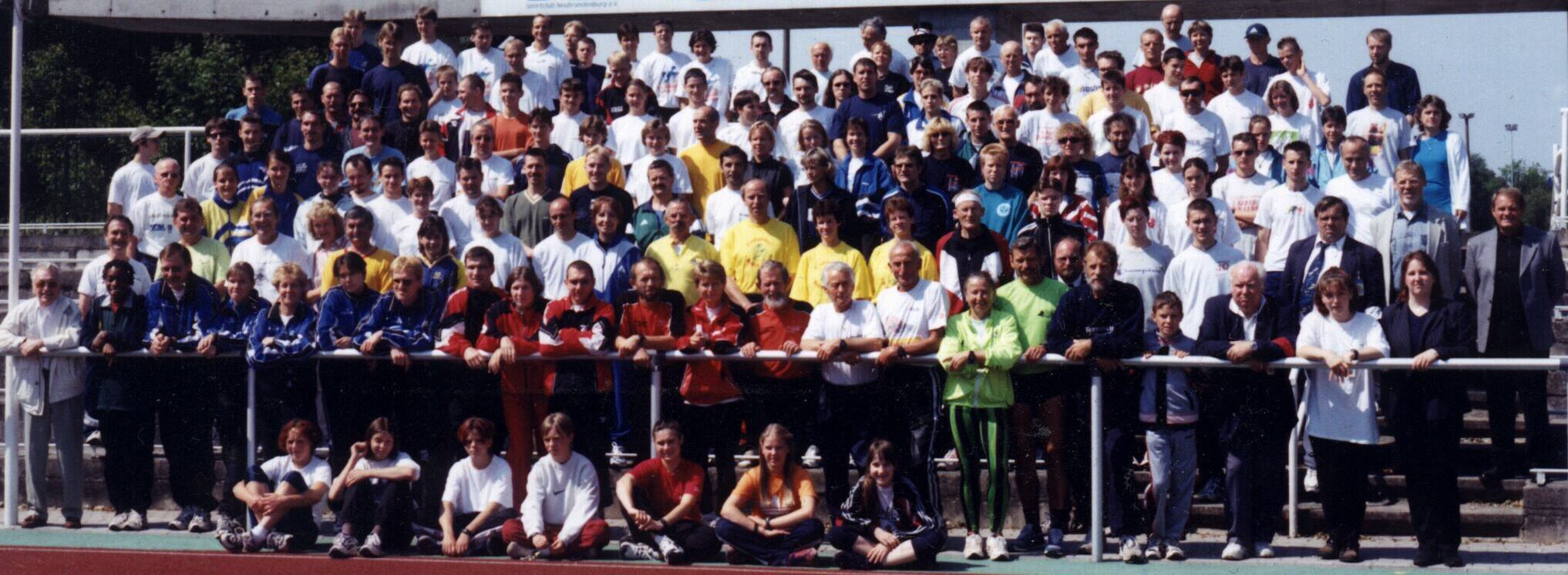 Skupinové foto 2000