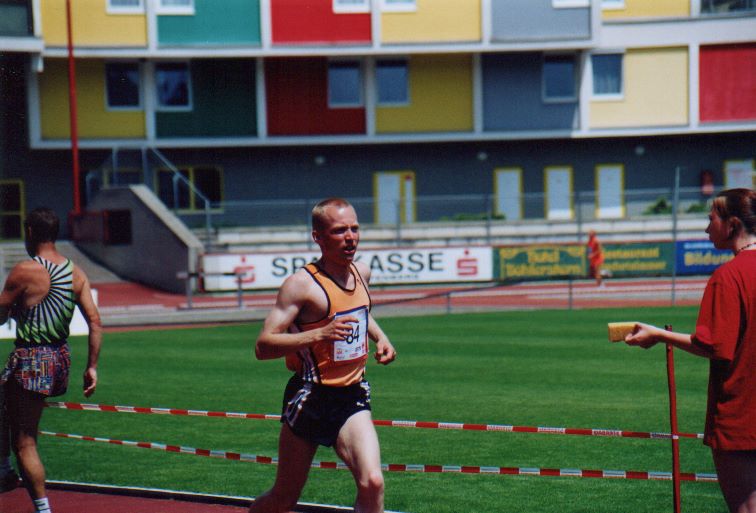 2003/10000/o29.jpg