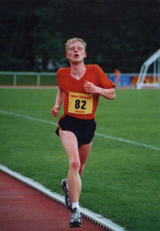 2004/10000/V21.jpg