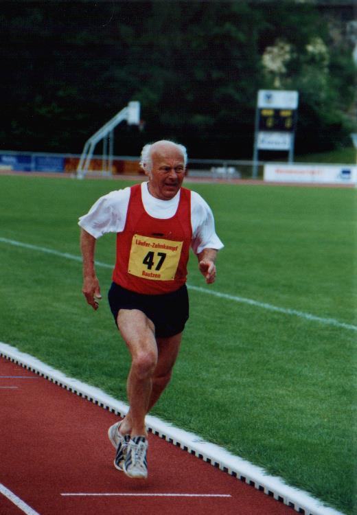 2004/5000/O33.jpg