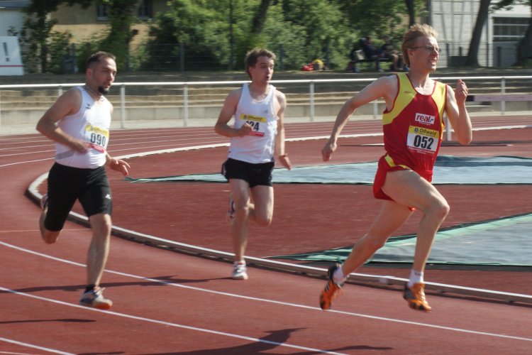 2011/200/016_W6729.jpg